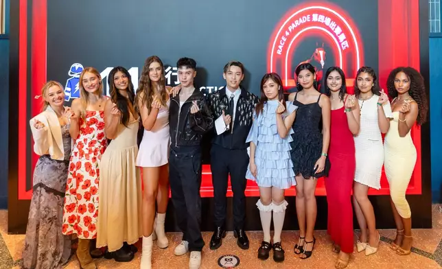 Now United隊員更巧遇上開幕儀式後在「天馬驛」舉行粉絲見面會的MC張天賦。