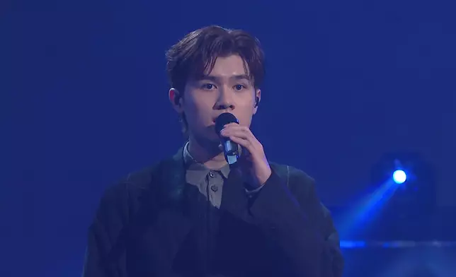 布子殷（布子）、蕭凱恩 Michelle、胡港豐Andrew演繹《一個人飛／失魂記》。