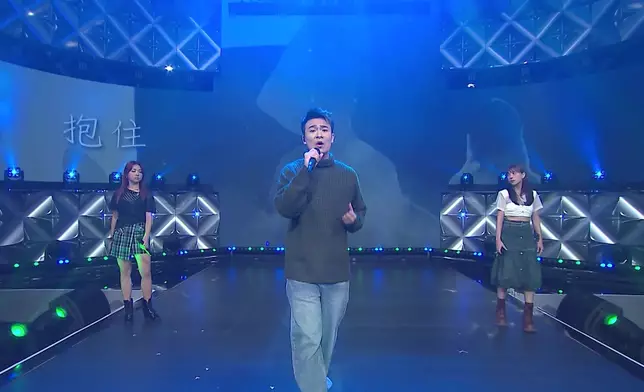 張津銘以渣男為setting，與穎喬Ziva、周智敏Emily大玩「三角戀Concept」演繹楊千嬅Medley。