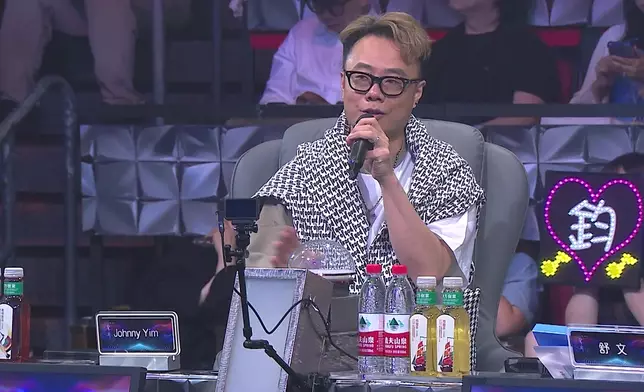 評審Johnny Yim大讚：頭先嗰隻Medley係好難做，要三個合作一齊唱就更加難，佢哋又記得熟喎，咁抵讚啦！