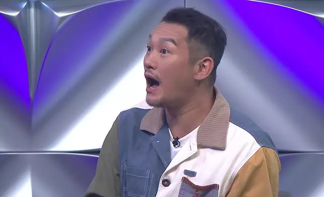 導師吳浩康見狀立即出面護航：「冇啊！冇啊！」