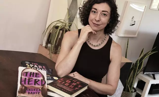 巴茲（Andrea Bartz）代表一眾作家去年對Anthropic提起集體訴訟。AP圖片