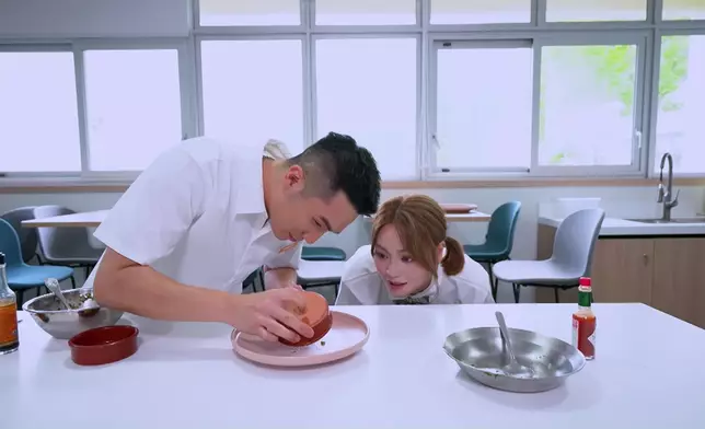 玩乜整個牛肉他他都可以開心到咁。