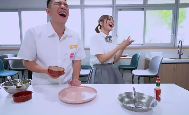 玩乜整個牛肉他他都可以開心到咁。