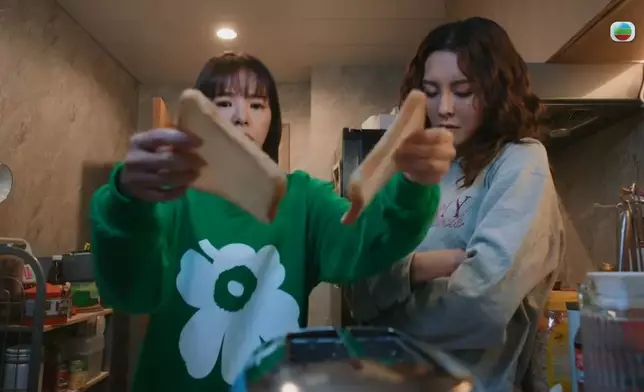 張曦雯啲「反眼」眼神同埋揼地樣好爆笑。