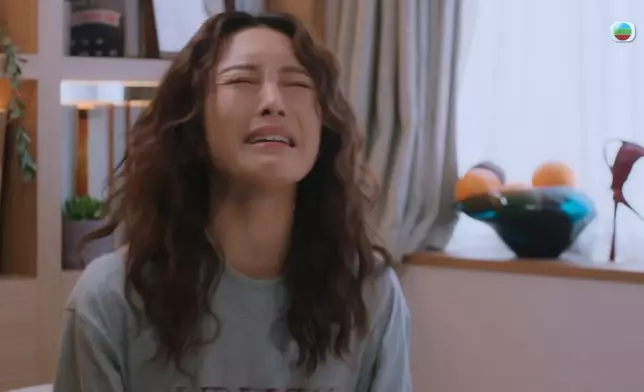 張曦雯啲「反眼」眼神同埋揼地樣好爆笑。