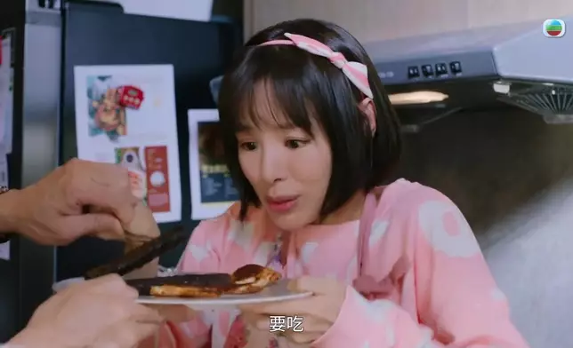 呢幕堅持食燶多士、Zoie真係做到一個好固執嘅小朋友嘅感覺，好好睇。