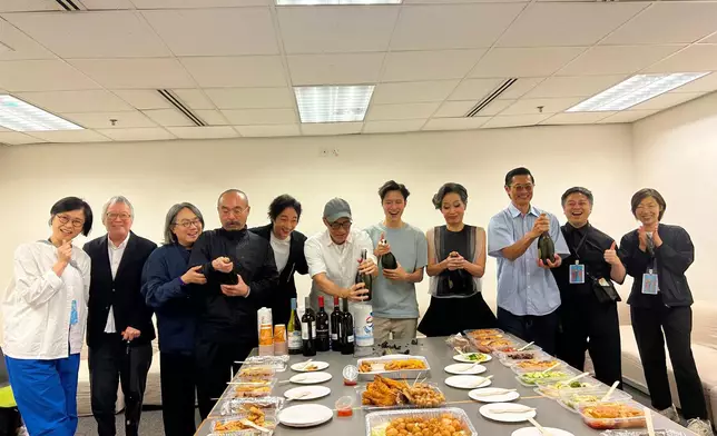 葉童貼心在後台舉辦慶功派對。