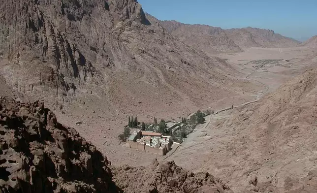 聖凱瑟琳官網圖片，這處世界遺產地位於西奈山腳的荒漠山谷。