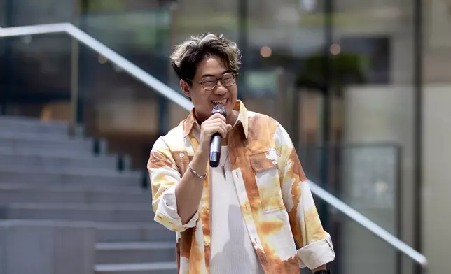 啟豪唱出新歌表達小朋友想快啲大個覺得會好自由。