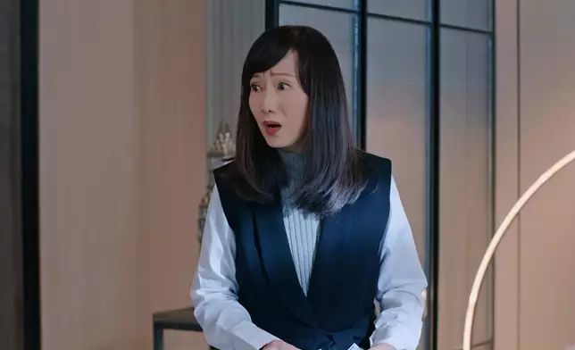 對於輝仔主持又得、演戲又得，網民大感驚喜。