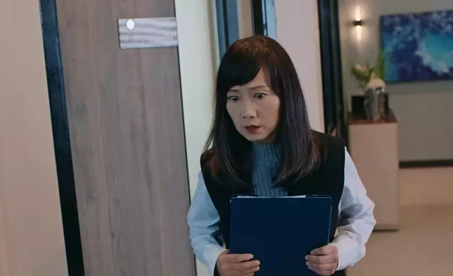 對於輝仔主持又得、演戲又得，網民大感驚喜。