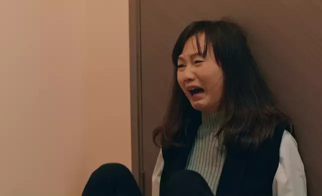 對於輝仔主持又得、演戲又得，網民大感驚喜。