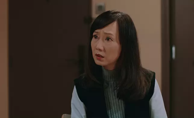 對於輝仔主持又得、演戲又得，網民大感驚喜。