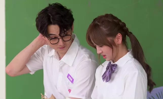 兩個嘅表情都係好可愛。