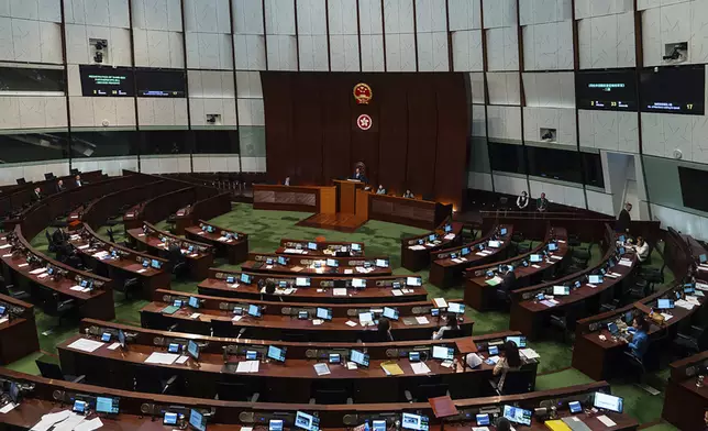 立法會以大比數二讀否決《同性伴侶關係登記條例草案》。AP圖片