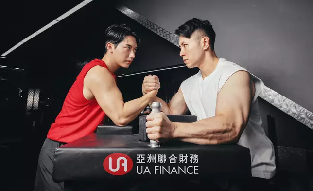 「打波先嚟落雨」經典廣告童星鄭仲軒（Eric）再拍廣告，報名參加全港最大型拗手瓜比賽。