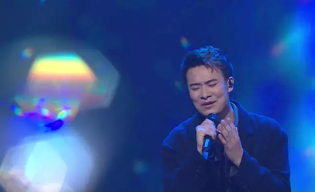 張津銘挑戰甜蜜情歌《默契》。