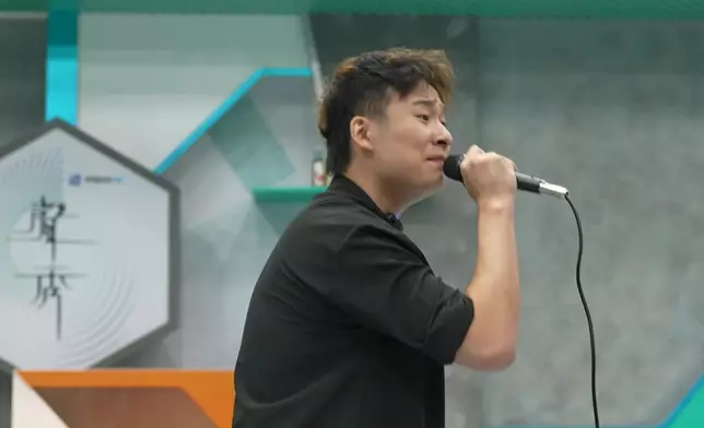 張津銘排練期間一再被胡鴻鈞批評「唔夠柔和、太惡」。