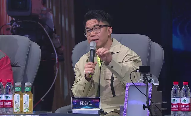 陳奐仁表示：準備咗三個好靚、完全唔同版本嘅副歌。