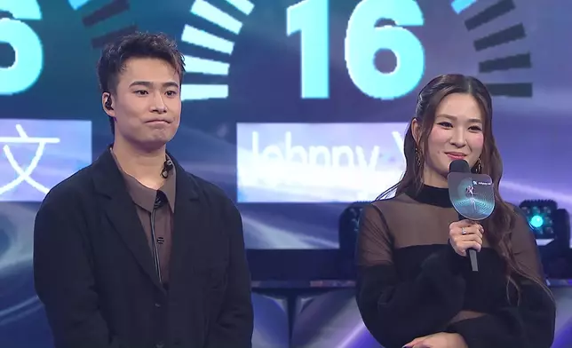 主持陳懿德見狀即乘機追問：令你都諗起…（女朋友）？