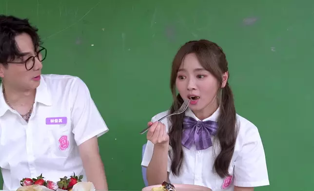 一聽到Yuki畀自己整嘅蛋糕十分滿分，Kris開心到癲咗。