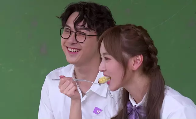 一聽到Yuki畀自己整嘅蛋糕十分滿分，Kris開心到癲咗。