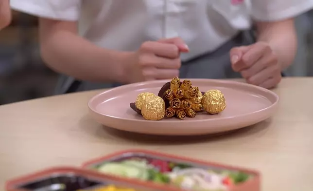 估唔到呢紮「金莎玫瑰」咁有意義。