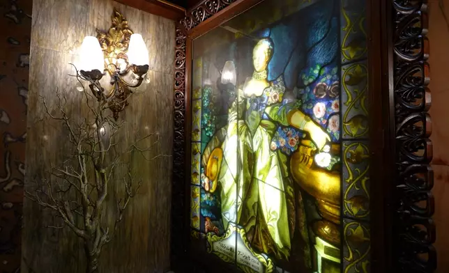 店內裝修為俄羅斯風格。