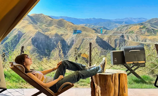 可宜興奮表示：「還有第一次去glamping 奢華露營，一行出個帳幕，望住個美景真係不得了！ 」