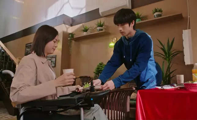 有人話游游同馮皓揚幾襯，確係幾新鮮嘅組合。