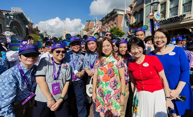 文體旅局局長羅淑佩(中)