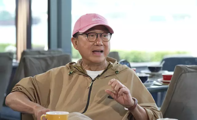 首播特邀許冠文作為嘉賓。