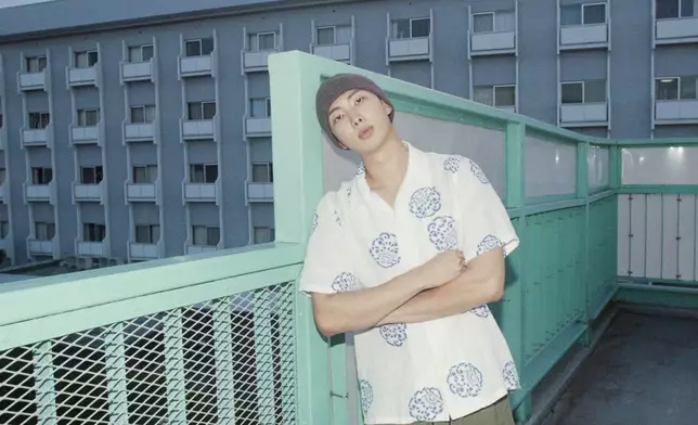 RM指自己仍未學會享受獨處。 BTS官方X圖片