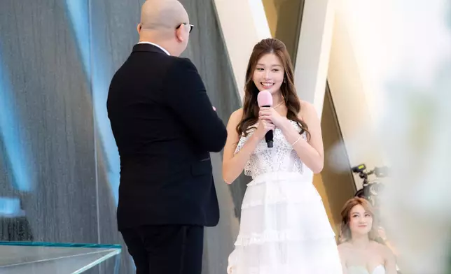 林焌堯向李芷晴：「就算天氣唔好，睇唔到星星，我都會變做一粒星星，永遠喺你旁邊陪伴住你、照亮住你。」