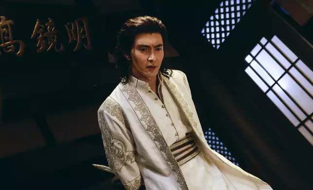 高偉光（飾 歐陽鋒）