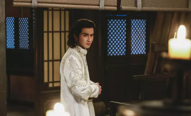 高偉光（飾 歐陽鋒）