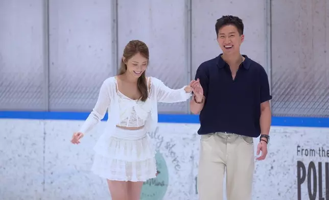 因為GM要傍住Sophie，所以二人難免有唔少親密接觸，好甜咯！