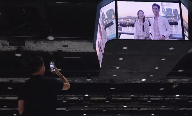 Sophie在拍攝前漏夜親自剪接「緣份Video」，GM收到呢份驚喜時冧晒，仲全程用電話影低條片。