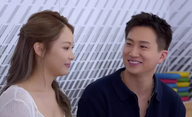 Sophie問GM假若今次是二人最後一次約會他會如何時，GM表情變化極之微妙，報上謎之微笑之餘，仲有啲呆呆地不懂反應。