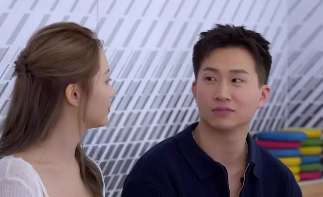 Sophie問GM假若今次是二人最後一次約會他會如何時，GM表情變化極之微妙，報上謎之微笑之餘，仲有啲呆呆地不懂反應。