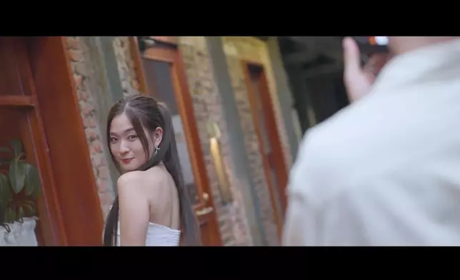 由丁子朗（丁丁）、馬貫東、陳懿德（德德）以鐵路遊配合盲盒抽站的玩法，沿途體驗各地風情。