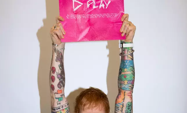 Ed Sheeran推出全新專輯《Play》。