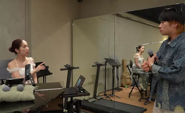 排練期間蘇永康更請來張敬軒愛將Yoroko教Ryan感情投放。