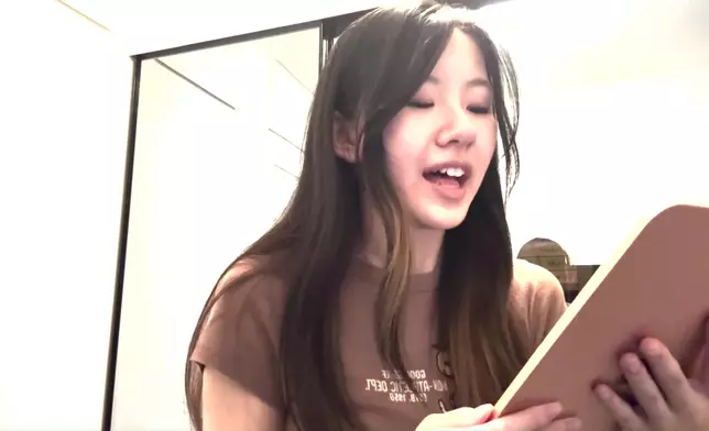 Jasmine壓力爆煲下忍不住落淚，即使如此，Jasmine亦繼續努力排練。