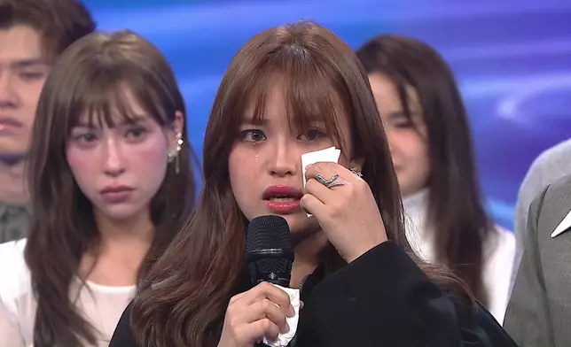 阿寶淚灑告別組員及導師劉浩龍。