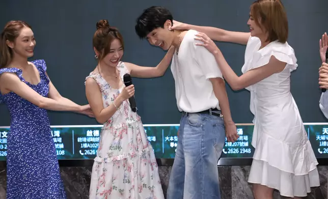 呢個關嘉敏好跩喎。