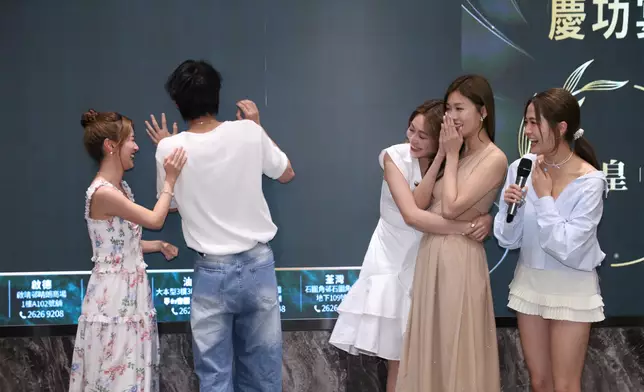 Yuki同Kris耍花槍就梗係正啦，不過就連關嘉敏嘅食花生樣都好正咯。