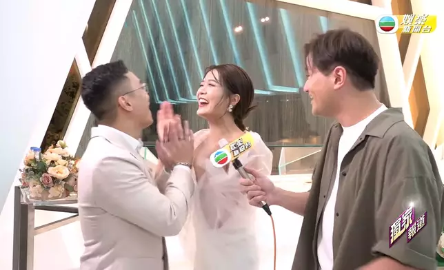 M&amp;M在配對成功現場接受娛樂新聞台訪問。