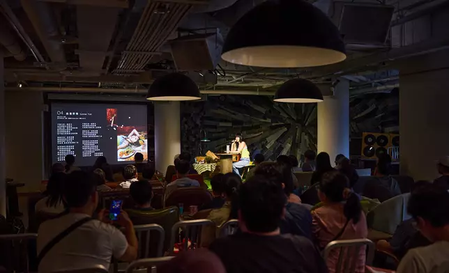 白安邀請100位歌迷擔任新專輯「全世界首批聽眾」。